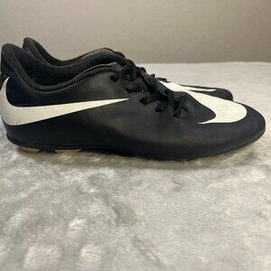Nike Bravata Soccer Cleats Youth 6 FG Black White Kids 749906-011